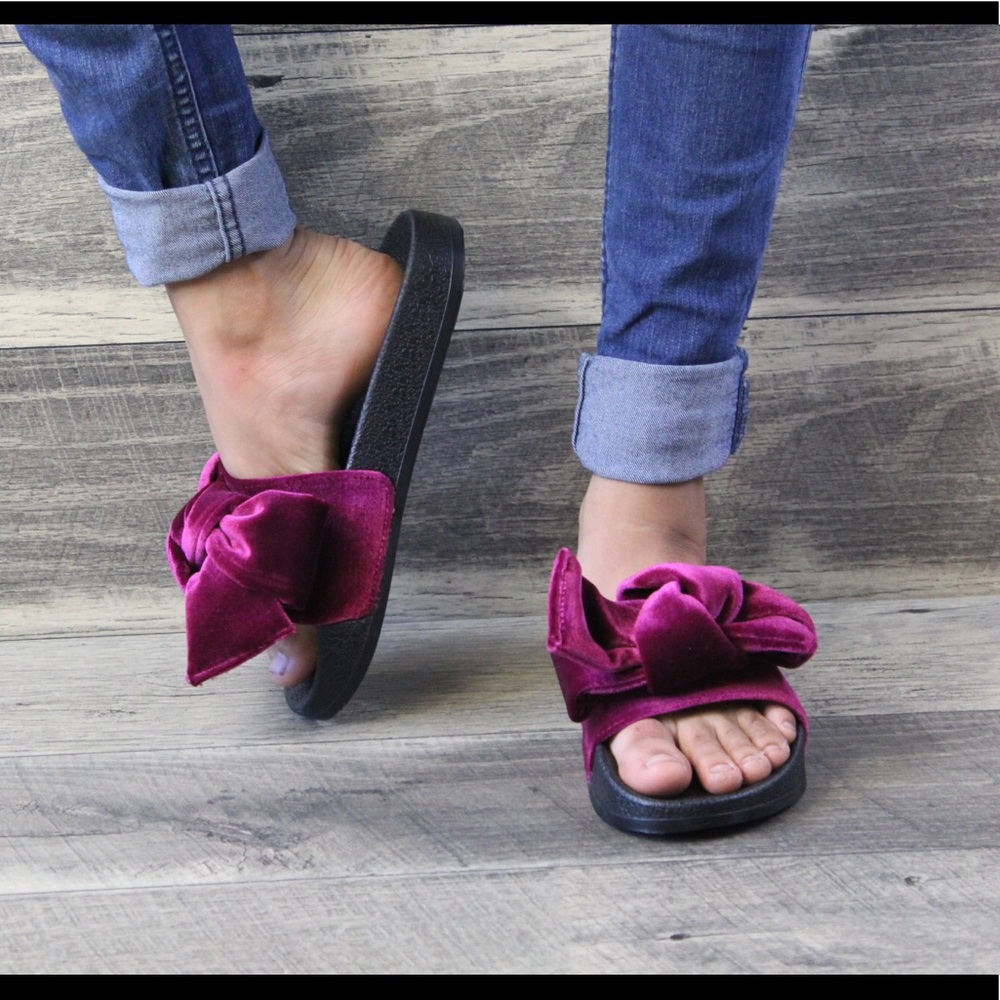 SALE!!!! Burgundy Bow Sliders 🎀 - Picture 5 of 6